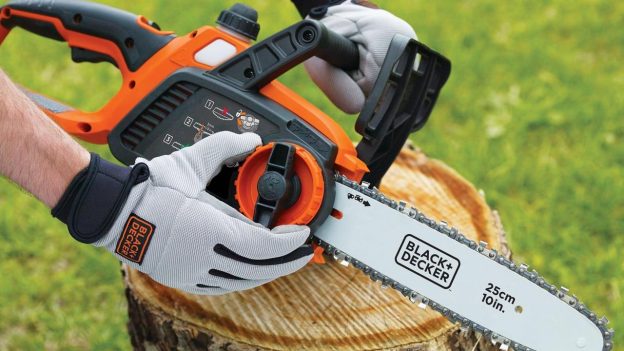 BLACK+DECKER MAX Cordless LCS1020 Chainsaw