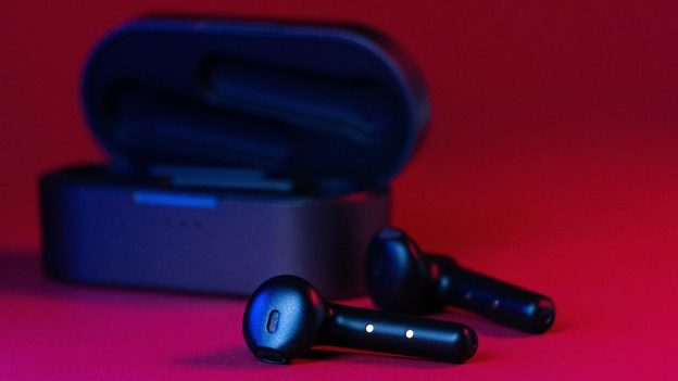 How to Use Wireless Earbuds