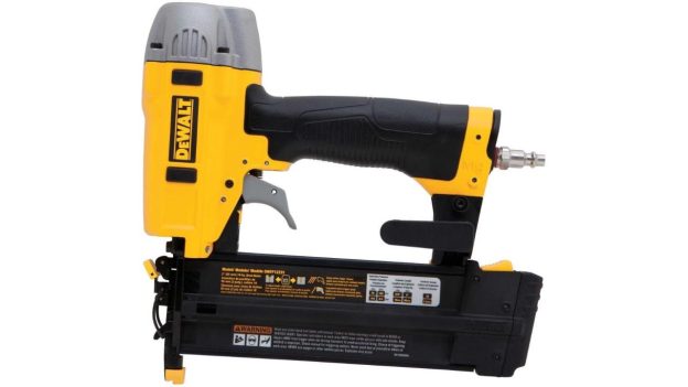 DEWALT Brad Nailer Kit